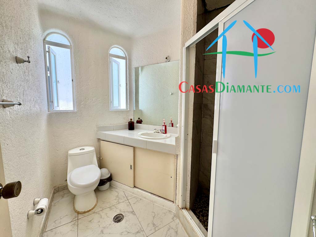 Villas Carey 72 Casa D - Baño de visitas 1